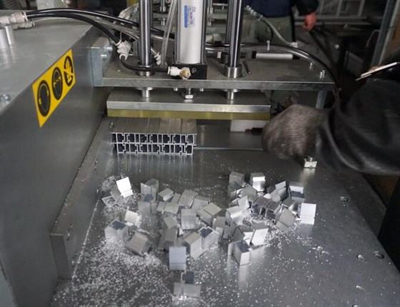 鋁材切割機(jī)效率