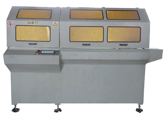 全封閉精密切鋁機(jī)